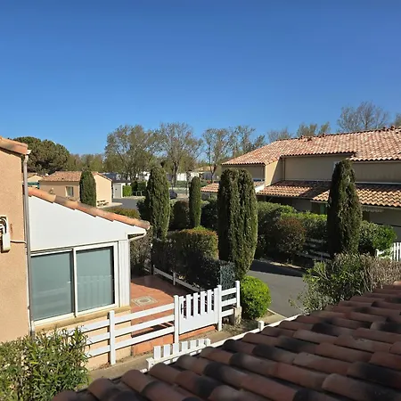 Les Soleillades- Villa, Avec Piscine Et Stationnement A Proximite De La * Vendres